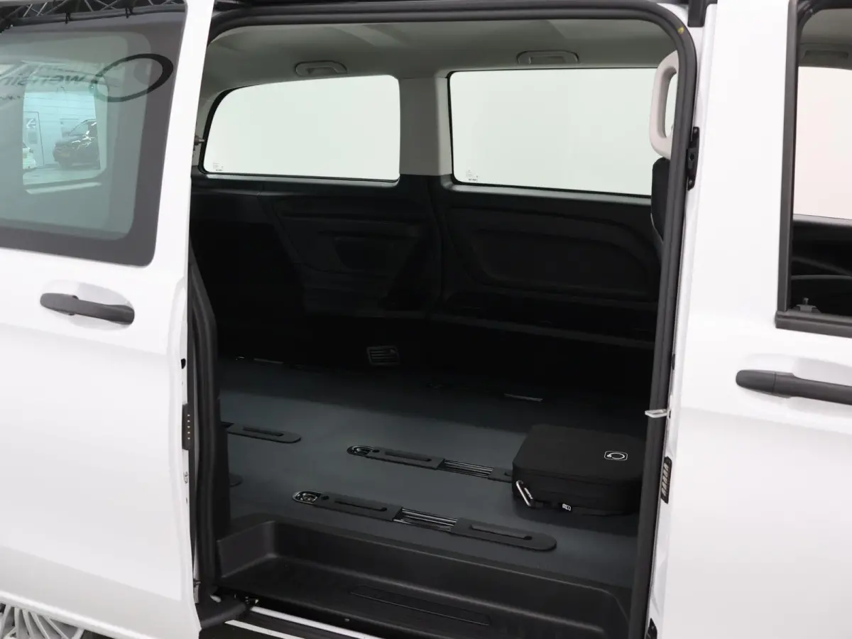 129 PRO L2 90 kWh | Snelladen 110 KWh | Parkeerpakket | Comfortbestuurdersstoel | Dodehoekassistent | Navigatie | 360KM range |