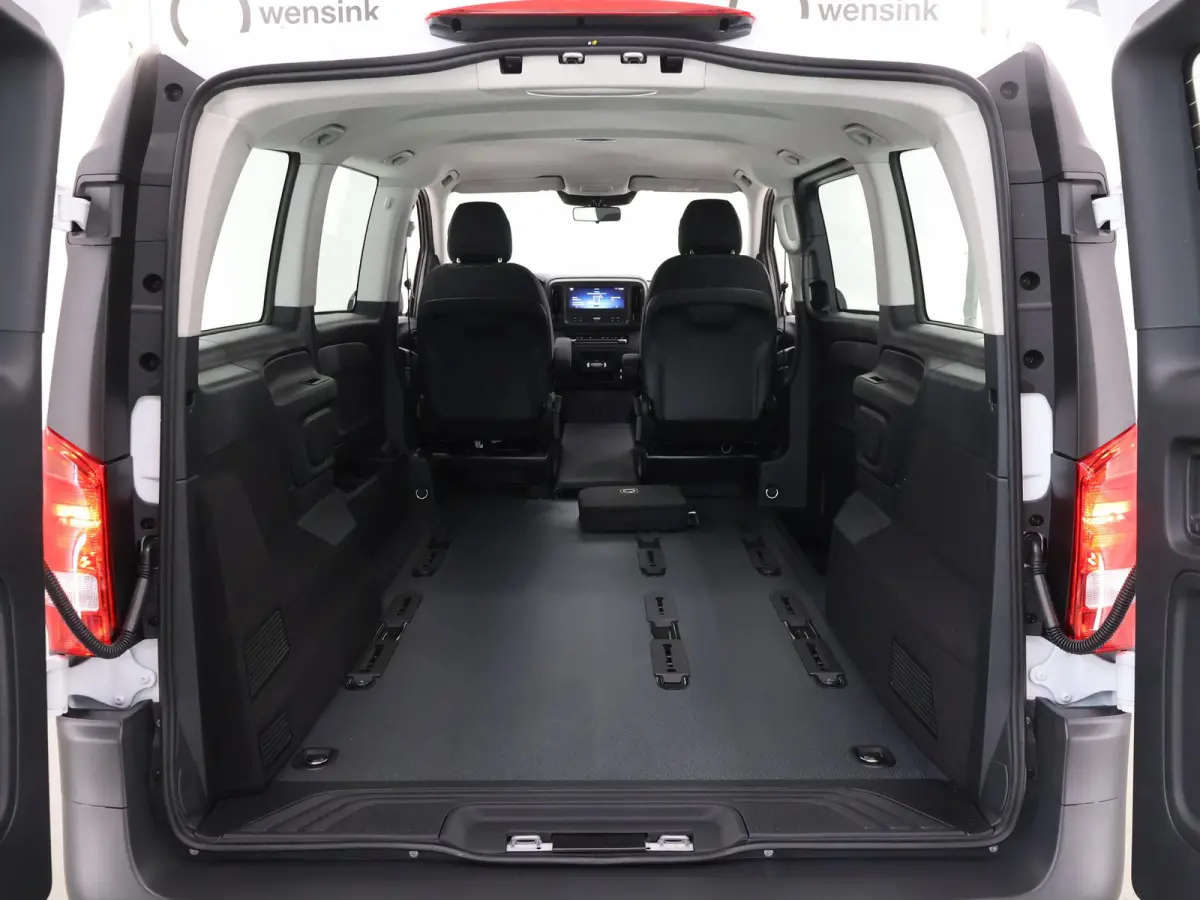 129 PRO L2 90 kWh | Snelladen 110 KWh | Parkeerpakket | Comfortbestuurdersstoel | Dodehoekassistent | Navigatie | 360KM range |
