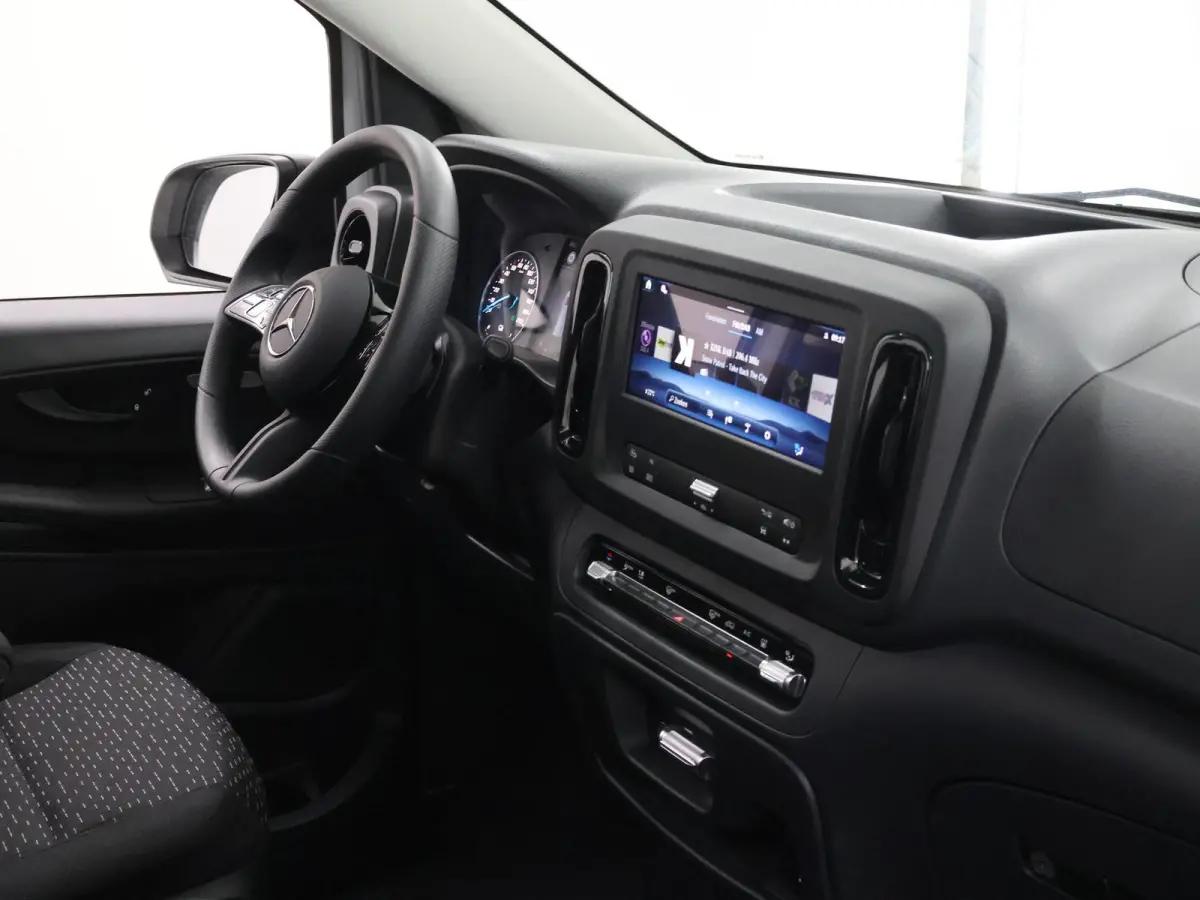 129 PRO L2 90 kWh | Snelladen 110 KWh | Parkeerpakket | Comfortbestuurdersstoel | Dodehoekassistent | Navigatie | 360KM range |