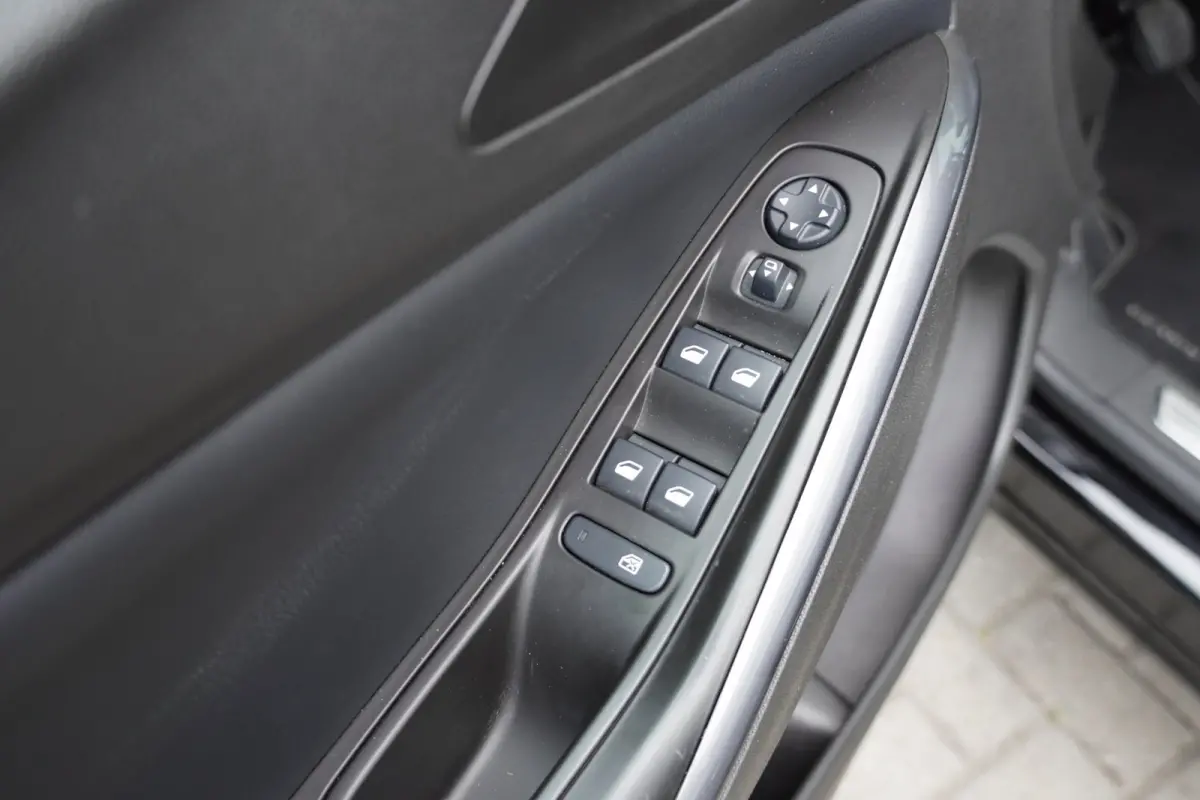 Opel Grandland X 2019 | Apple CarPlay & Android Auto | Trekhaak | Dodehoekdetectie | PDC