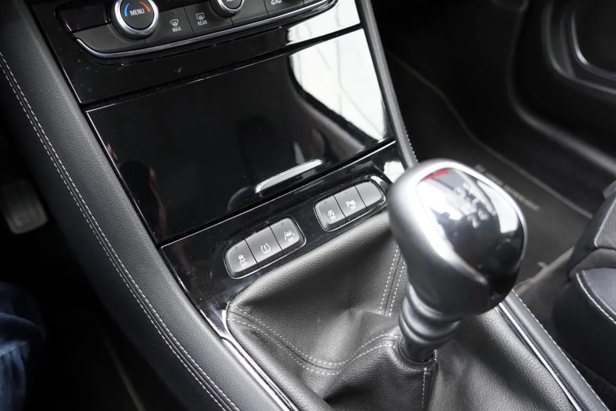 Opel Grandland X 2019 | Apple CarPlay & Android Auto | Trekhaak | Dodehoekdetectie | PDC