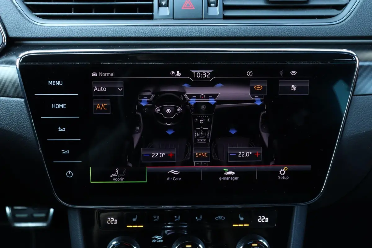 iV / 218 PK / DSG / Vol Opties! / Sportline / Black Edition / Virtual Cockpit / CANTON / 360 Camera / ACC / Trekhaak / 19"!