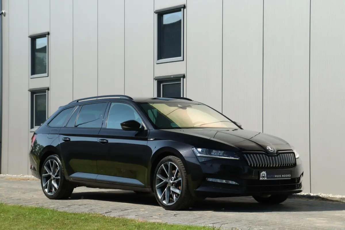 iV / 218 PK / DSG / Vol Opties! / Sportline / Black Edition / Virtual Cockpit / CANTON / 360 Camera / ACC / Trekhaak / 19"!