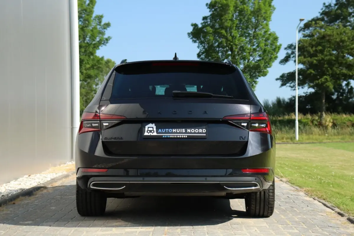 iV / 218 PK / DSG / Vol Opties! / Sportline / Black Edition / Virtual Cockpit / CANTON / 360 Camera / ACC / Trekhaak / 19"!