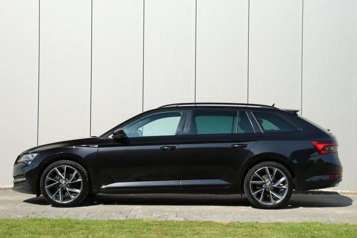 iV / 218 PK / DSG / Vol Opties! / Sportline / Black Edition / Virtual Cockpit / CANTON / 360 Camera / ACC / Trekhaak / 19"!