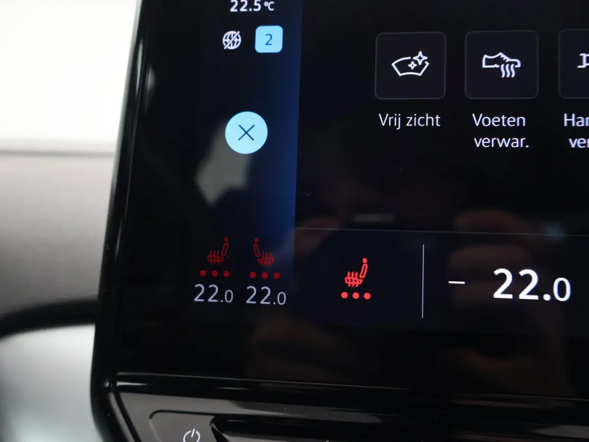 PRO 77 kWh 204 PK MOONSTONE GREY + CAMERA | ADAPTIVE CRUISE | SFEER | STOELVERWARMING