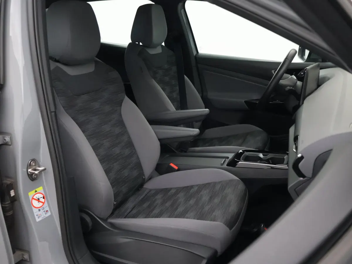 PRO 77 kWh 204 PK MOONSTONE GREY + CAMERA | ADAPTIVE CRUISE | SFEER | STOELVERWARMING