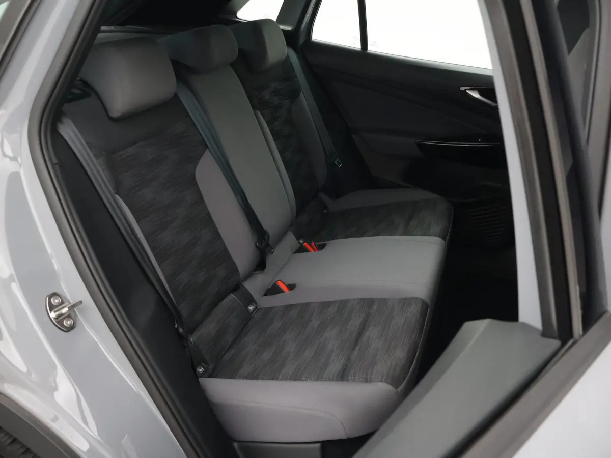 PRO 77 kWh 204 PK MOONSTONE GREY + CAMERA | ADAPTIVE CRUISE | SFEER | STOELVERWARMING