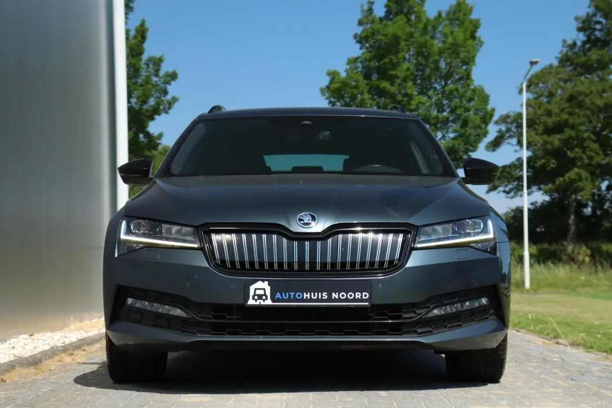 iV / 218 PK / DSG / Vol Opties! / Sportline / Black Edition / Virtual Cockpit / Camera / ACC / Trekhaak / 19"!
