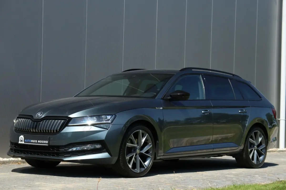 iV / 218 PK / DSG / Vol Opties! / Sportline / Black Edition / Virtual Cockpit / Camera / ACC / Trekhaak / 19"!