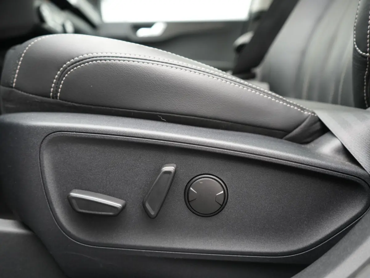 2.5 Vignale PHEV 225pk Dealer O.H. | Trekhaak Af Fabriek | Panodak | Adaptive Cruise | Head Up | Bang & Olufsen | 360 Camera | Lederen Comfortzetels Memory & Verwarmd | Keyless | Stuur Verwa