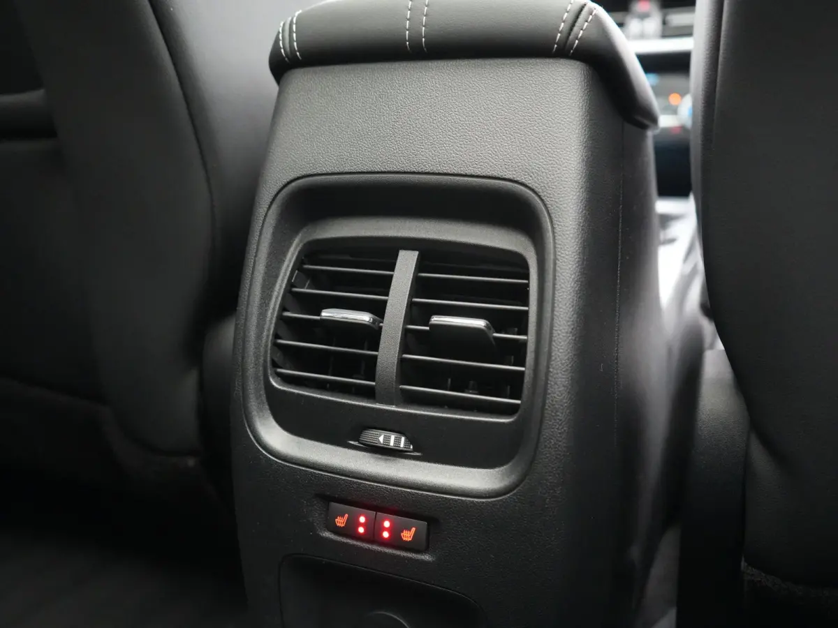 2.5 Vignale PHEV 225pk Dealer O.H. | Trekhaak Af Fabriek | Panodak | Adaptive Cruise | Head Up | Bang & Olufsen | 360 Camera | Lederen Comfortzetels Memory & Verwarmd | Keyless | Stuur Verwa