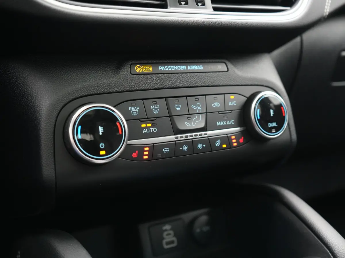 2.5 Vignale PHEV 225pk Dealer O.H. | Panodak | Adaptive Cruise | 360 Camera | Bang & Olufsen | Lederen Comfortzetels Memory & Verwarmd | Stuur Verwarmd | Keyless | Blis | Apple Carplay | Nav