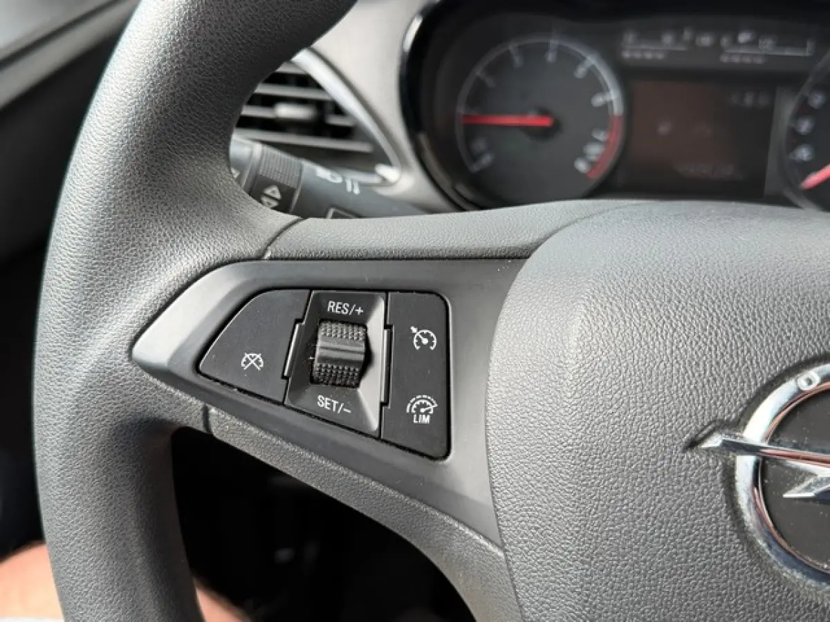 1.0 Edition met Airco, Parkeersensoren, 1e Eigenaar, Dealer onderhouden!