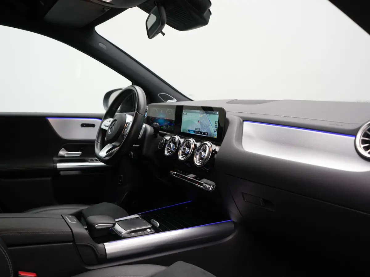 250 e Business Solution AMG Limited PHEV 218pk Dealer O.H. | Burmester Audio | Alcantara Sportstoelen Verwarmd | Camera | Sfeerverlichting | Apple Carplay | Widescreen Navigatie | DAB | Plug