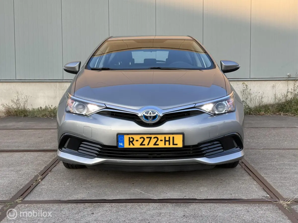 1.8 Hybrid dealer onderhouden, nieuwe apk!
