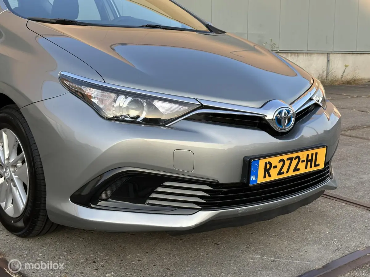 1.8 Hybrid dealer onderhouden, nieuwe apk!