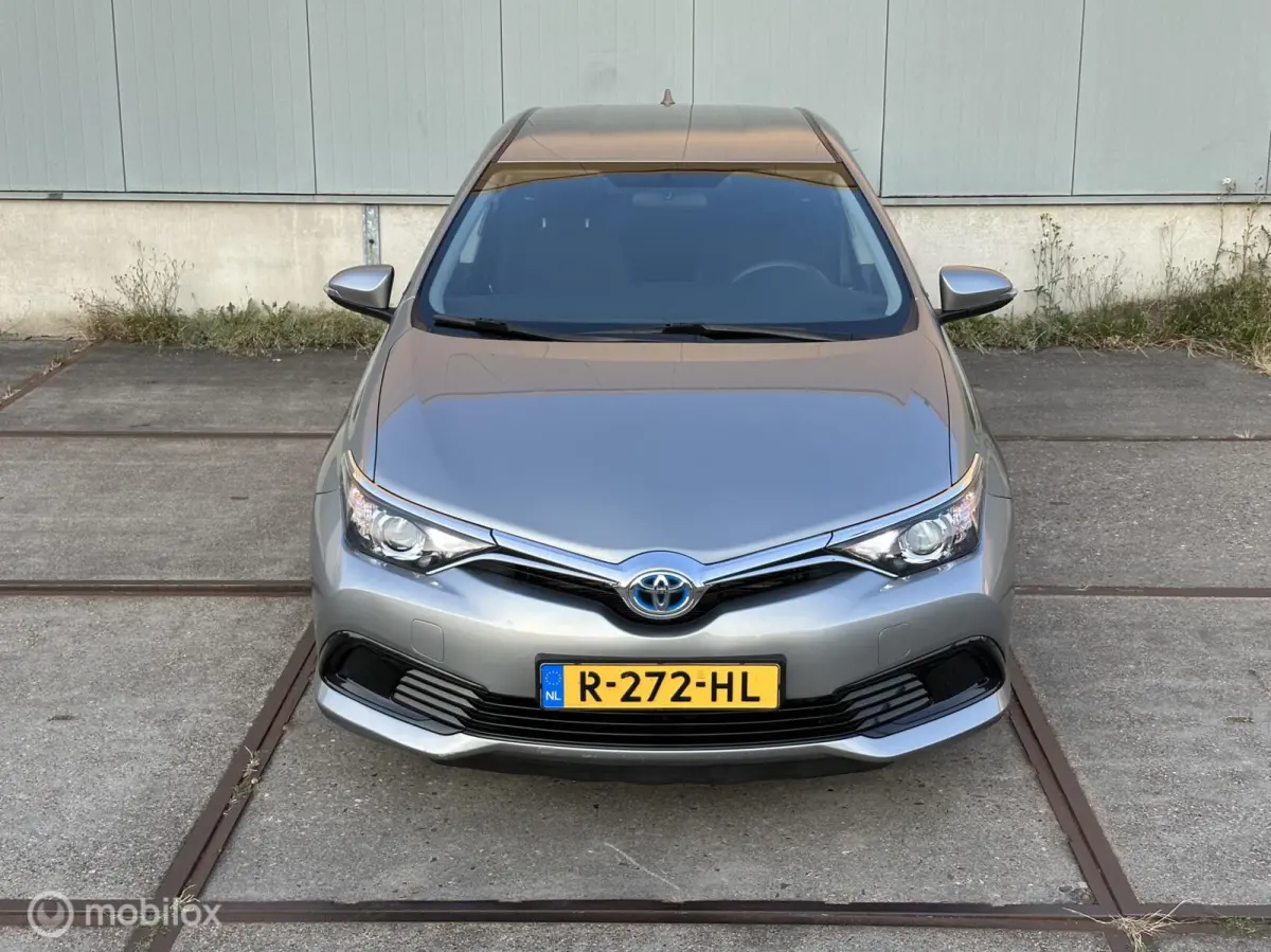 1.8 Hybrid dealer onderhouden, nieuwe apk!