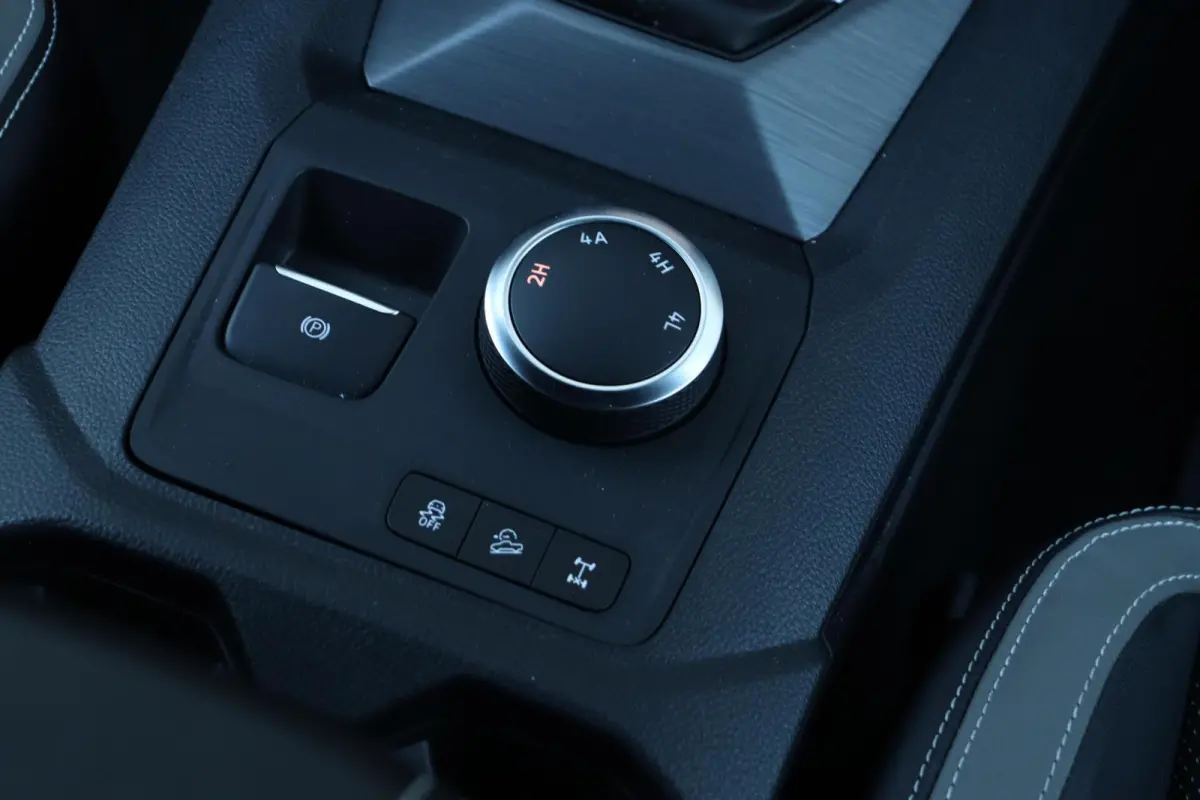 Aventura 3.0 TDI V6 / 240PK! / Grijs Kenteken / ACC / LED / Trekhaak 3500KG / 20"!