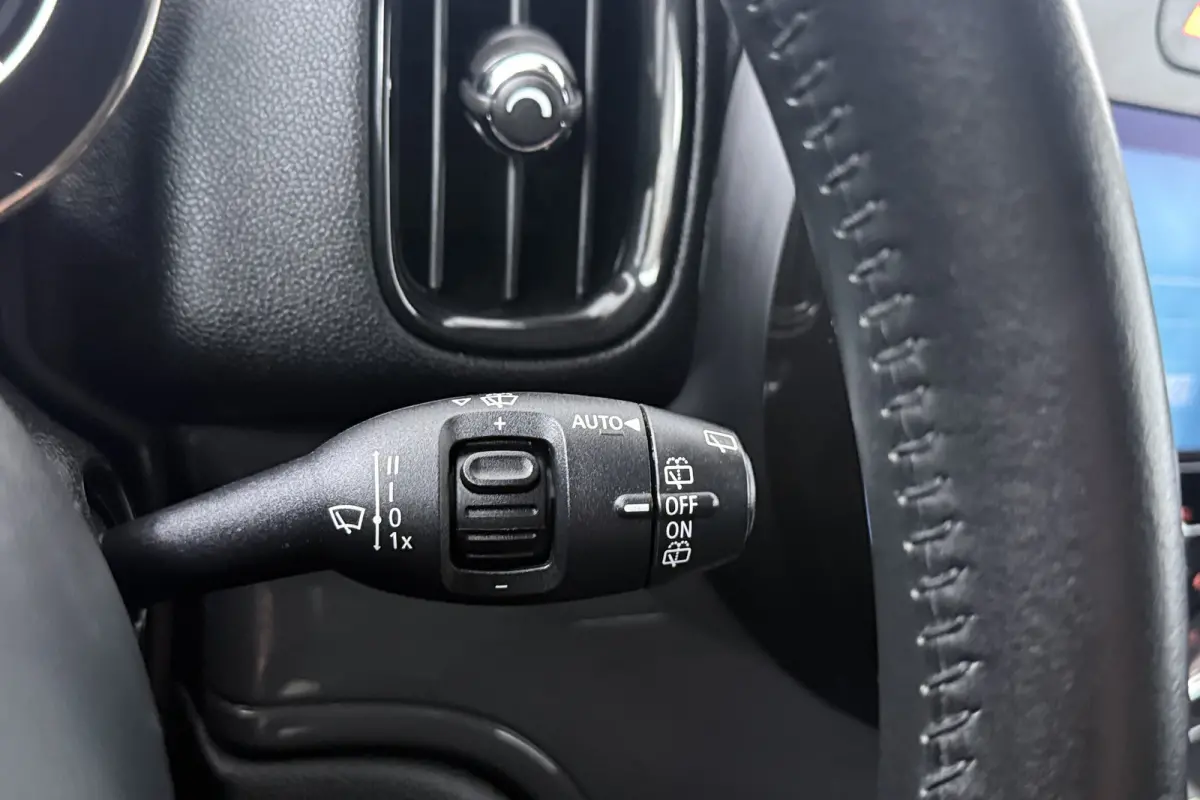1.5 One Essential (NAVIGATIE, CARPLAY, PDC, LED, STUURBEDIENING, 1e EIGENAAR, DEALER ONDERHOUDEN)