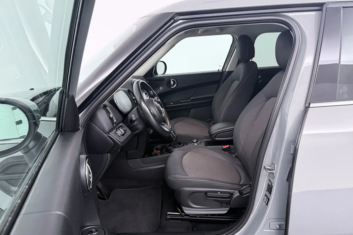 1.5 One Essential (NAVIGATIE, CARPLAY, PDC, LED, STUURBEDIENING, 1e EIGENAAR, DEALER ONDERHOUDEN)