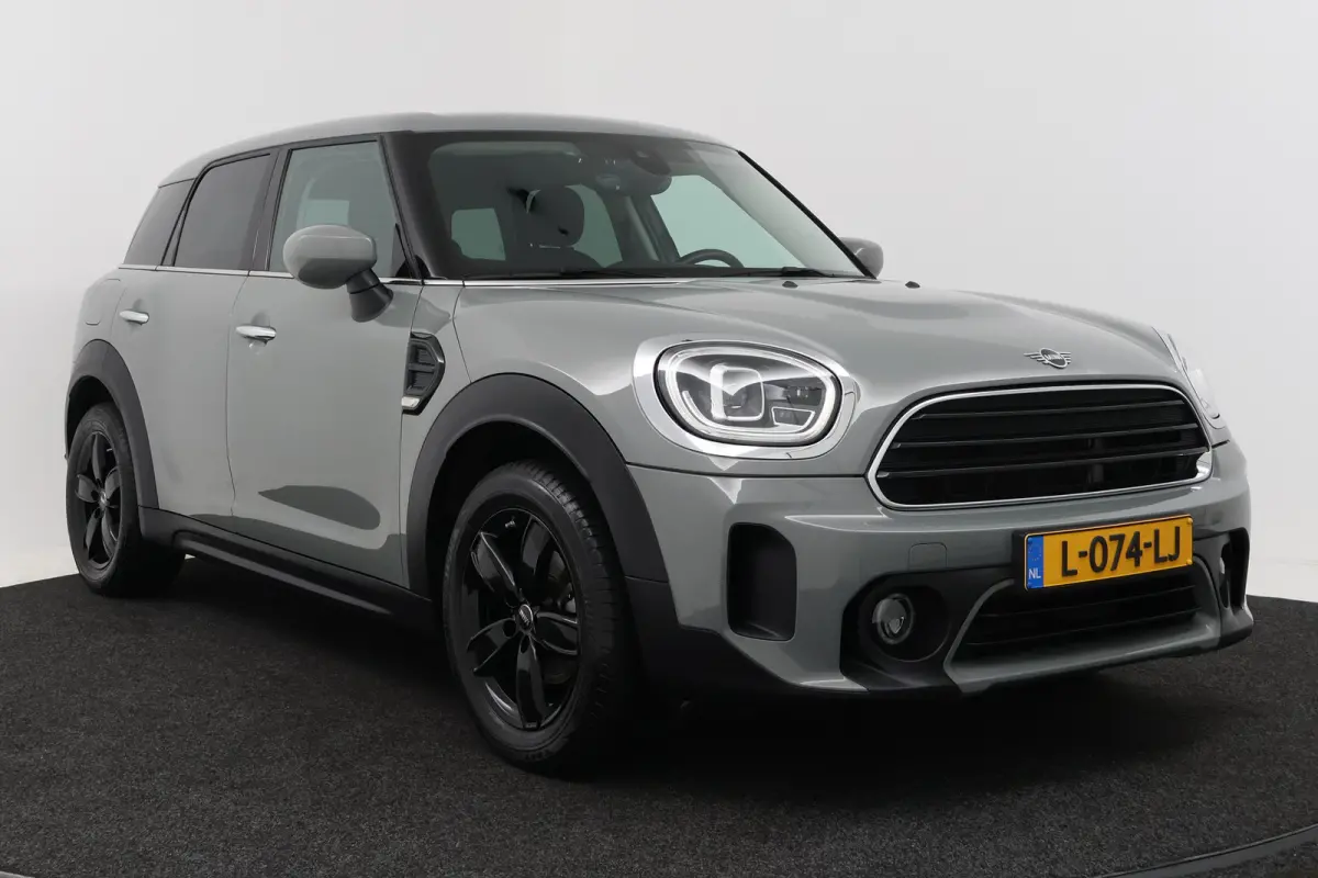 1.5 One Essential (NAVIGATIE, CARPLAY, PDC, LED, STUURBEDIENING, 1e EIGENAAR, DEALER ONDERHOUDEN)