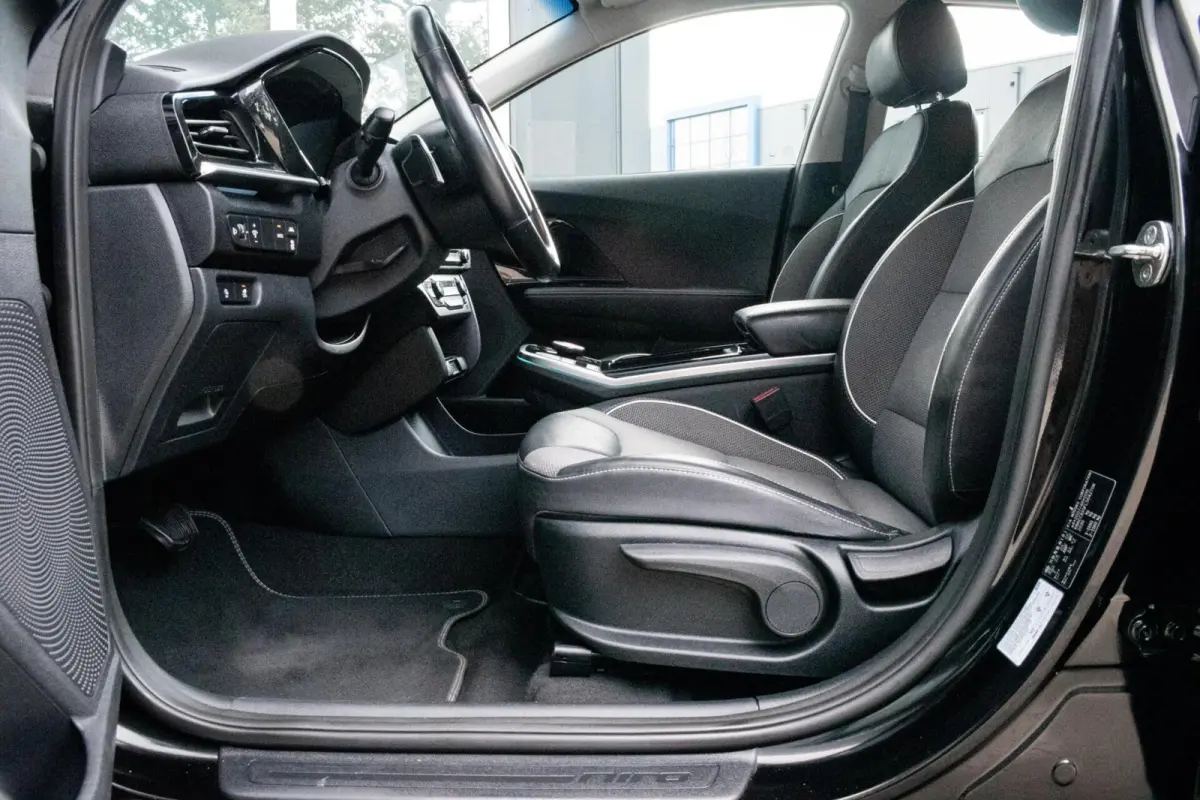 ExecutiveLine 64 kWh|96% SOH|3-FASE|STOEL-STUUR VERWARMD|ADAPT. CRUISE|CAMERA|KEYLESS