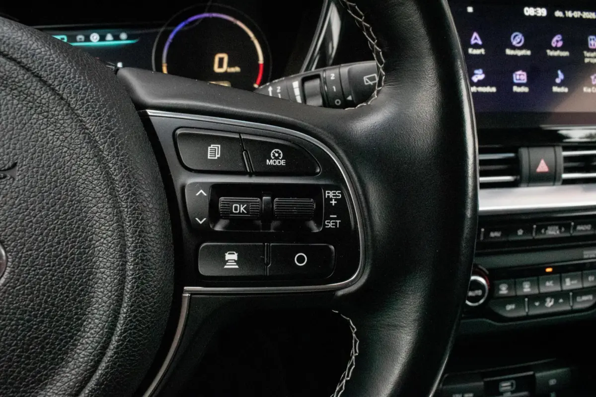 ExecutiveLine 64 kWh|96% SOH|3-FASE|STOEL-STUUR VERWARMD|ADAPT. CRUISE|CAMERA|KEYLESS