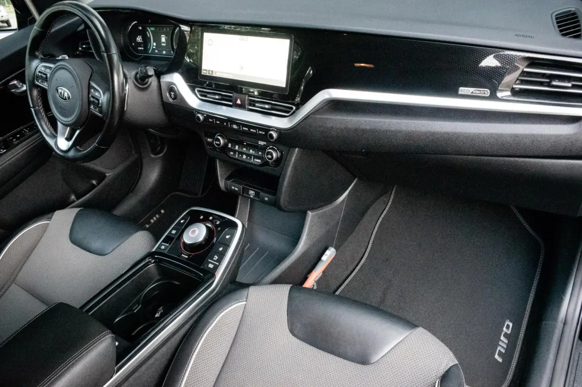 ExecutiveLine 64 kWh|96% SOH|3-FASE|STOEL-STUUR VERWARMD|ADAPT. CRUISE|CAMERA|KEYLESS