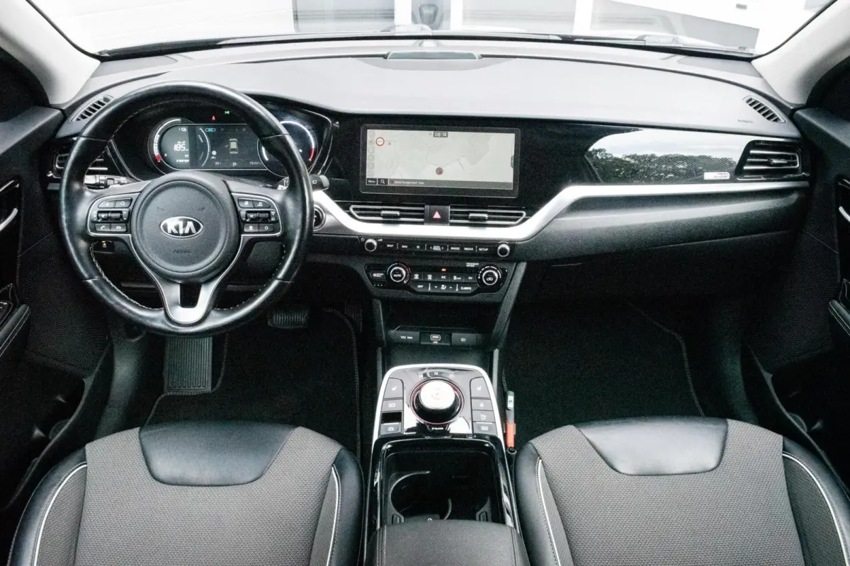 ExecutiveLine 64 kWh|96% SOH|3-FASE|STOEL-STUUR VERWARMD|ADAPT. CRUISE|CAMERA|KEYLESS