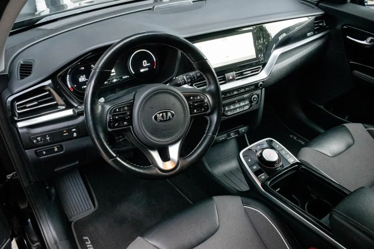 ExecutiveLine 64 kWh|96% SOH|3-FASE|STOEL-STUUR VERWARMD|ADAPT. CRUISE|CAMERA|KEYLESS