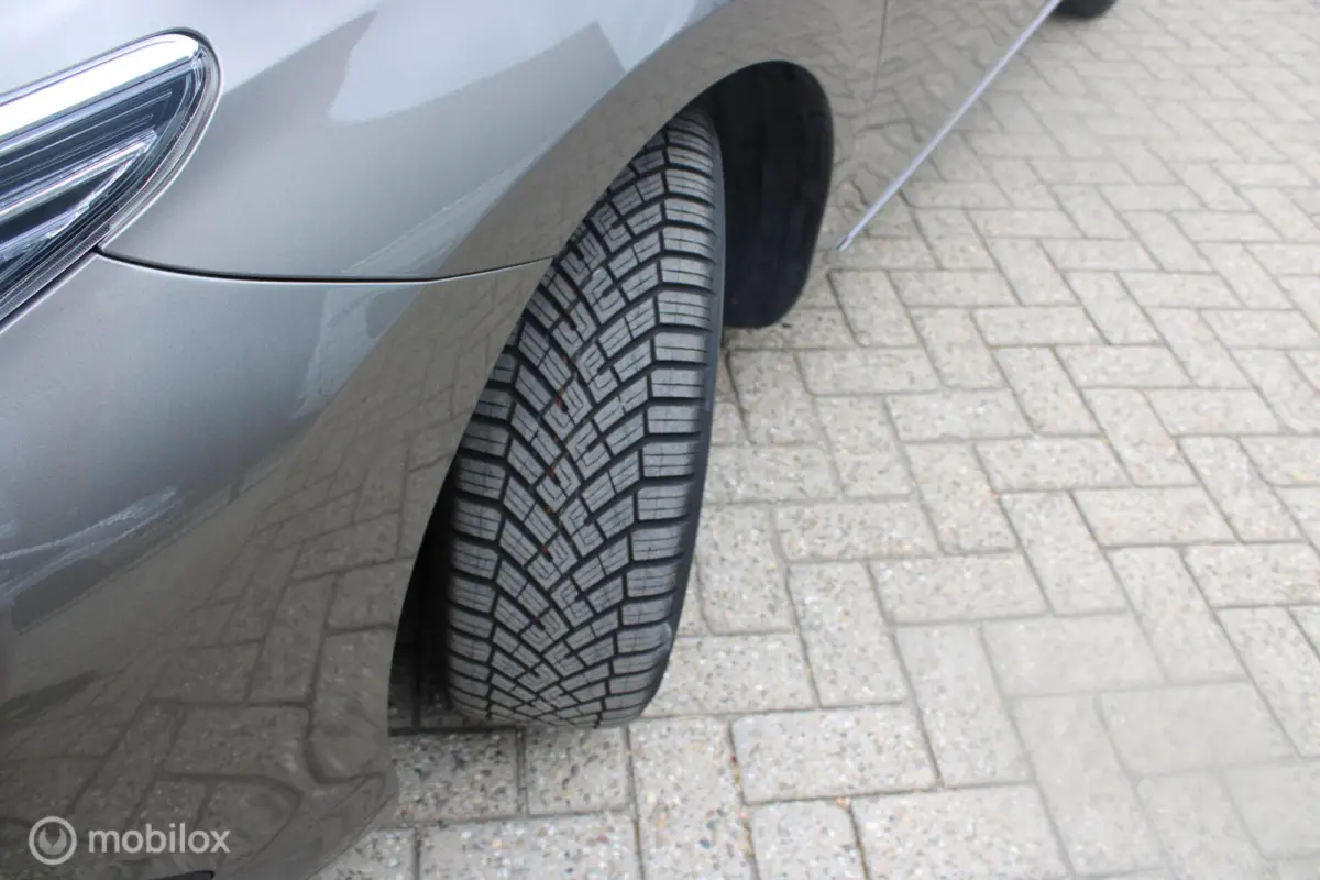 1.8 Hybrid Trend NL Auto | 1e Eigenaar | Panoramadak | Navigatie.