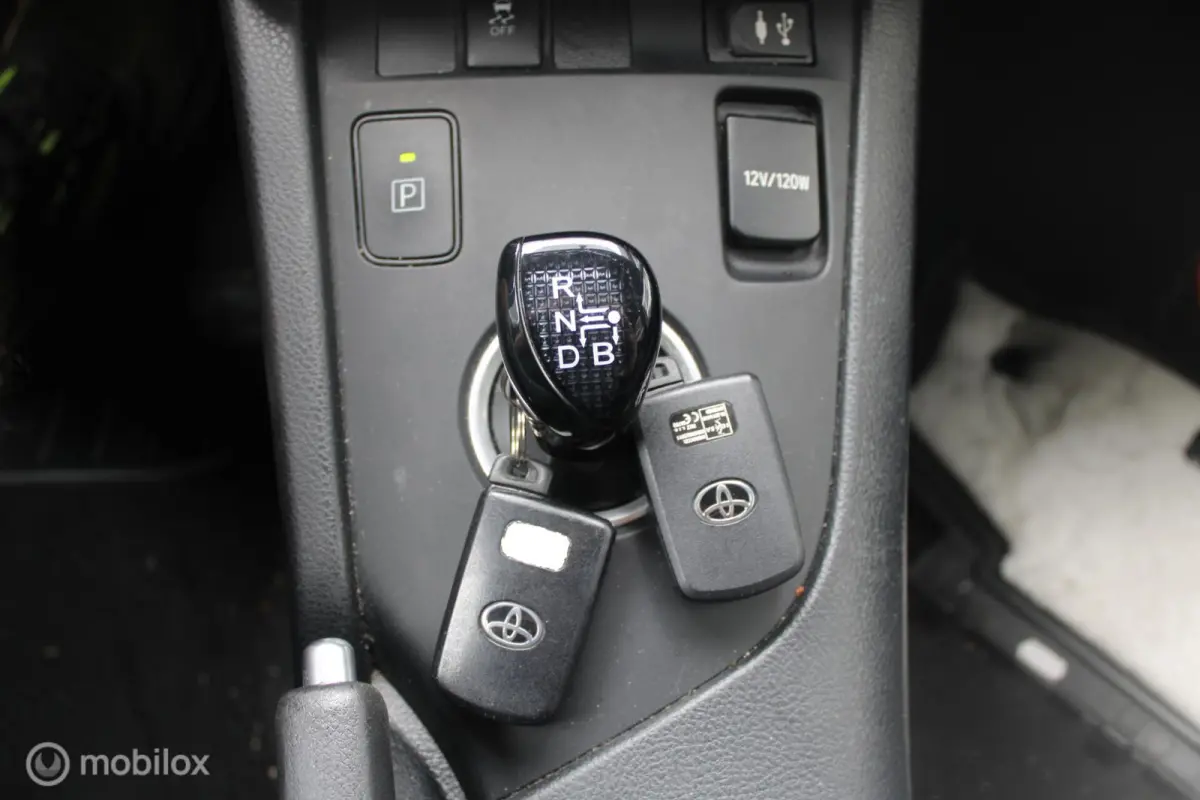 1.8 Hybrid Trend NL Auto | 1e Eigenaar | Panoramadak | Navigatie.