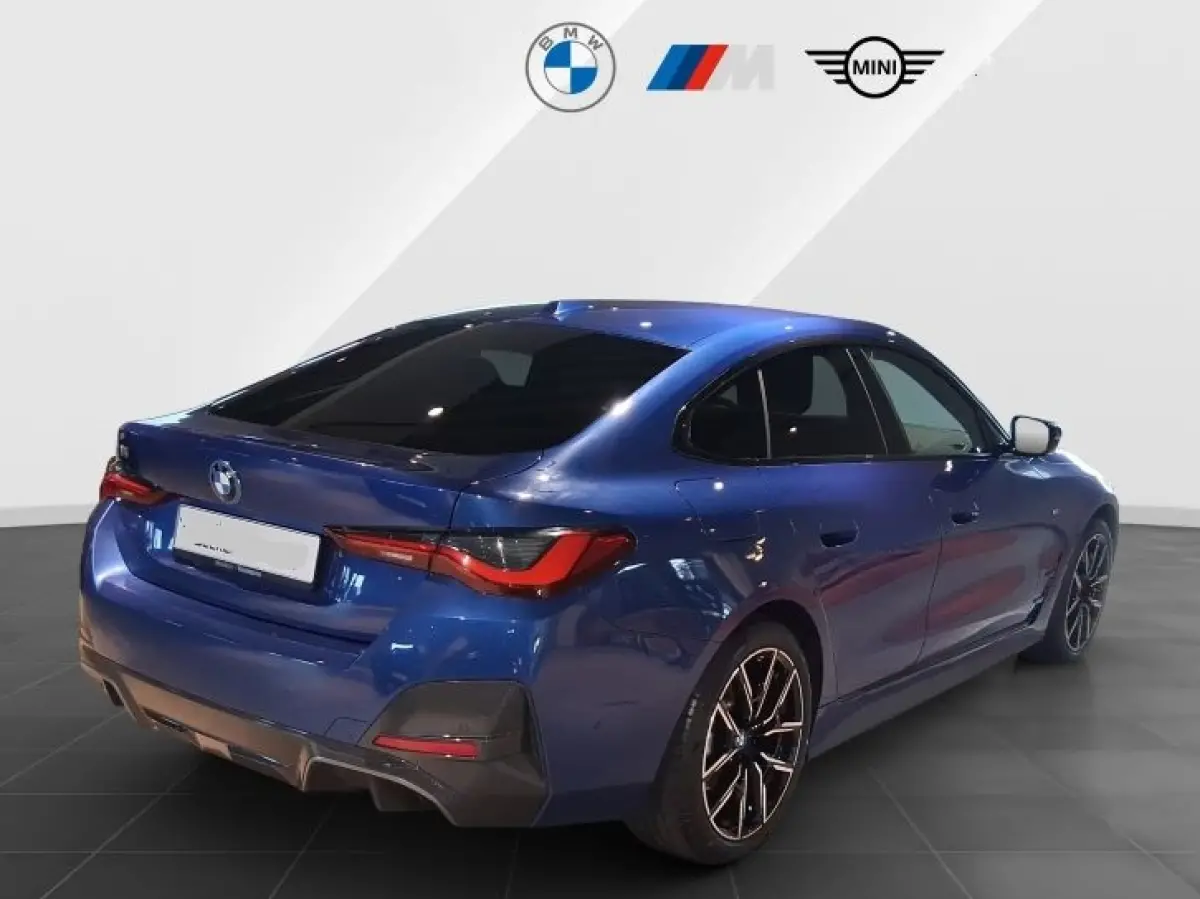 eDrive35 70 kWh M-SPORT ** LED, DR. ASS+, TREKH, H&K SOUND, 19-inch LMV ** 1e EIG - UNFALLFREI ** ** INFORMEER OOK NAAR ONZE AANTREKKELIJKE FINANCIAL-LEASE TARIEVEN **