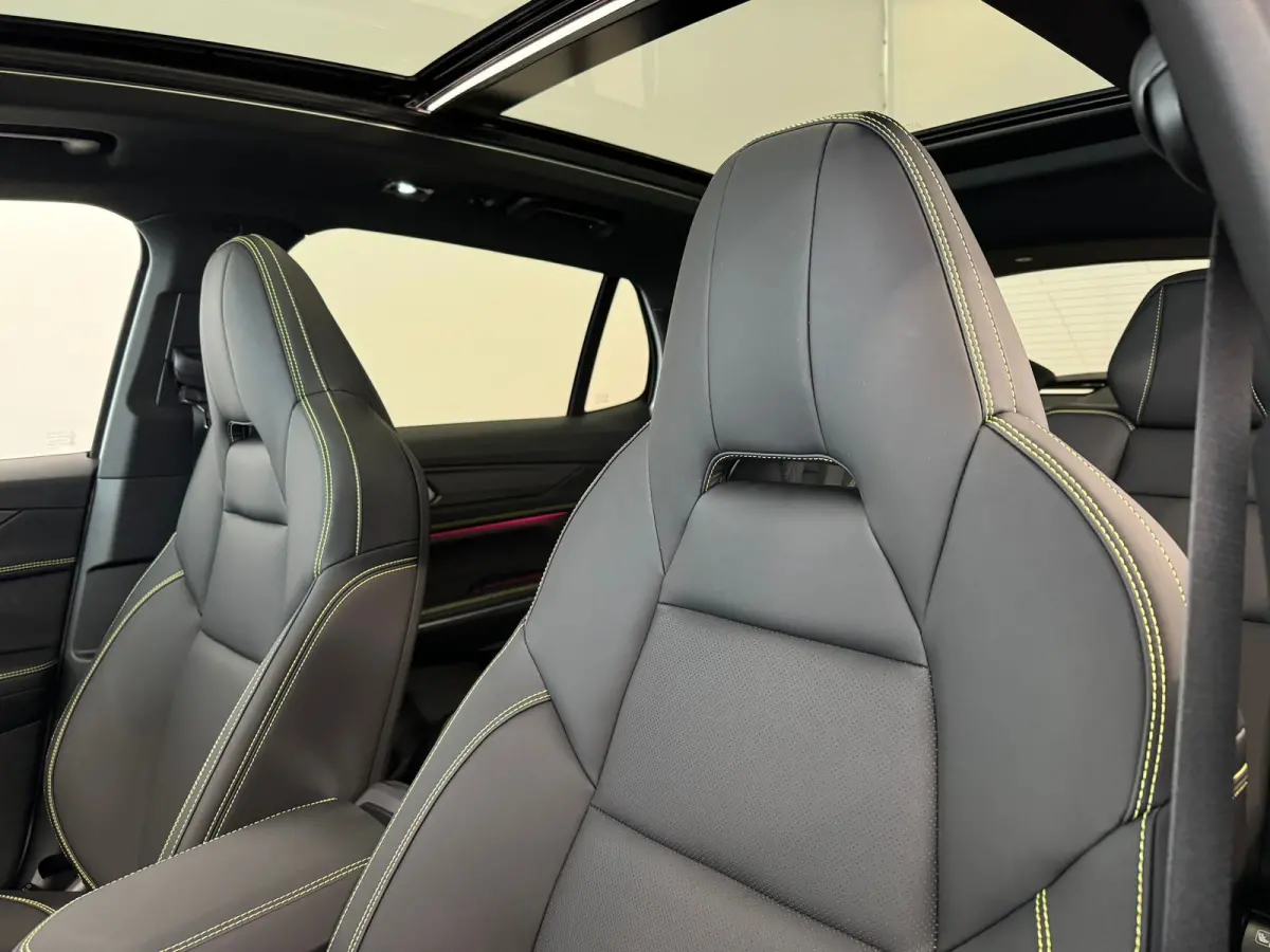 1.5 More | Afwijkende dakkleur | Alarmsysteem | Apple Carplay/Android Auto|telefoonintegratie premium