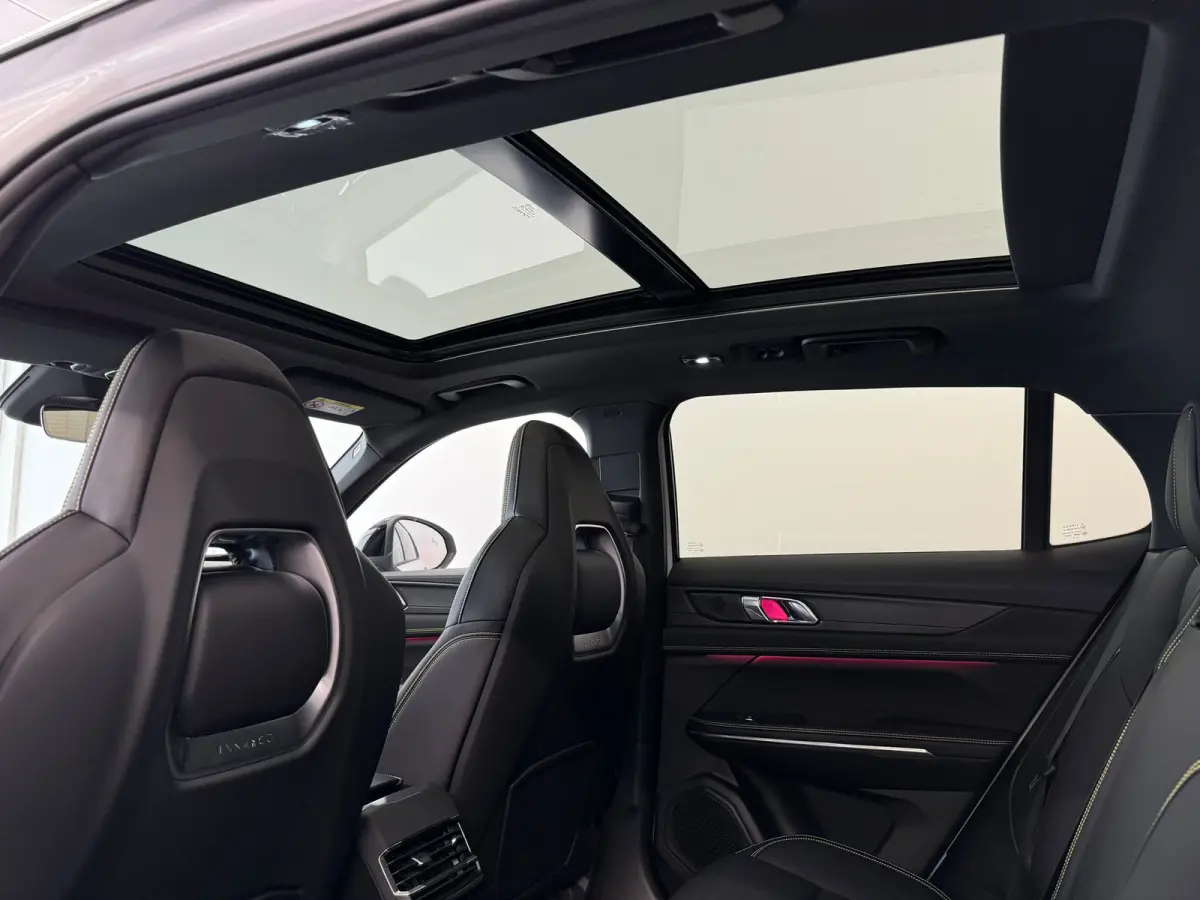 1.5 More | Afwijkende dakkleur | Alarmsysteem | Apple Carplay/Android Auto|telefoonintegratie premium