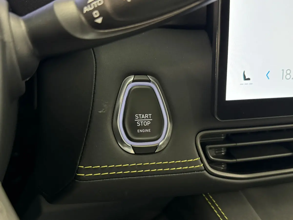 1.5 More | Afwijkende dakkleur | Alarmsysteem | Apple Carplay/Android Auto|telefoonintegratie premium