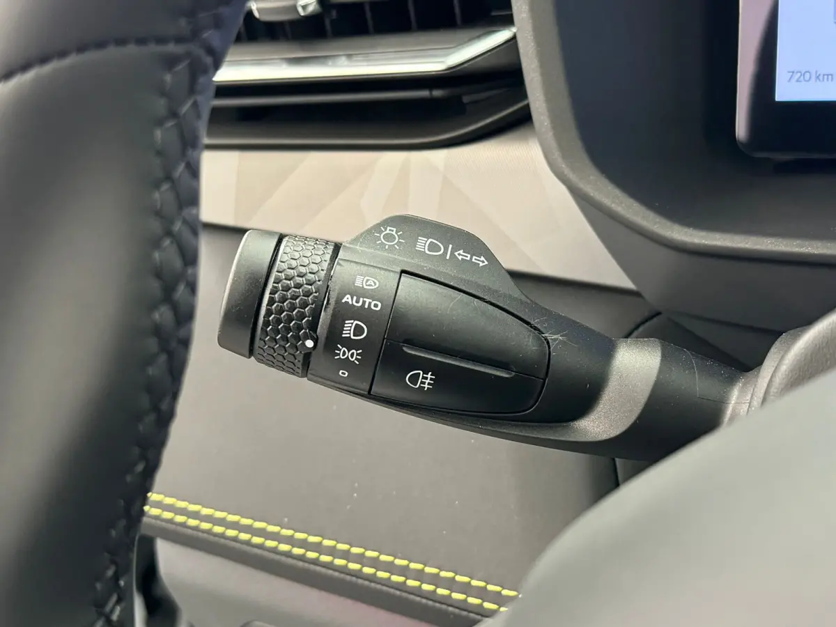 1.5 More | Afwijkende dakkleur | Alarmsysteem | Apple Carplay/Android Auto|telefoonintegratie premium