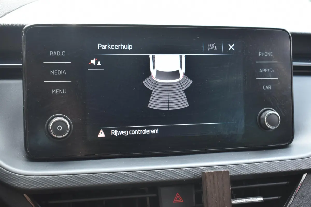 1.0 TSI Ambition Carplay Navigatie | Cruise | Airco | 12 mnd BOVAG garantie | Whatsapp 06-53188999