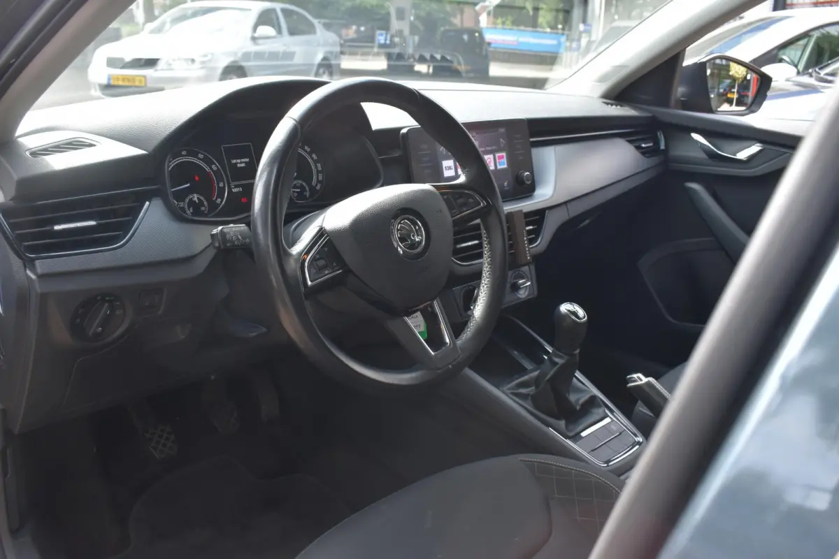 1.0 TSI Ambition Carplay Navigatie | Cruise | Airco | 12 mnd BOVAG garantie | Whatsapp 06-53188999