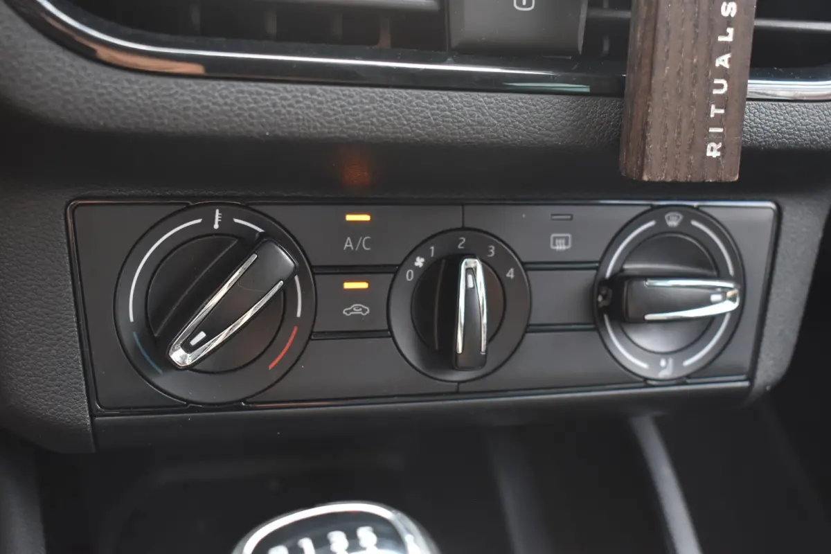 1.0 TSI Ambition Carplay Navigatie | Cruise | Airco | 12 mnd BOVAG garantie | Whatsapp 06-53188999