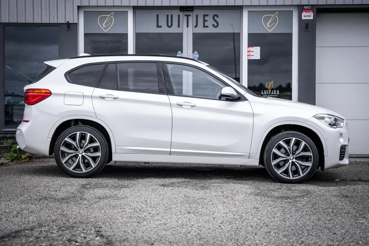 xDrive20i 192pk M-Sport Org.NL|Pano-dak|Leder|HuD|Elek-A.klep|1e-eig.|Dealeronderhouden