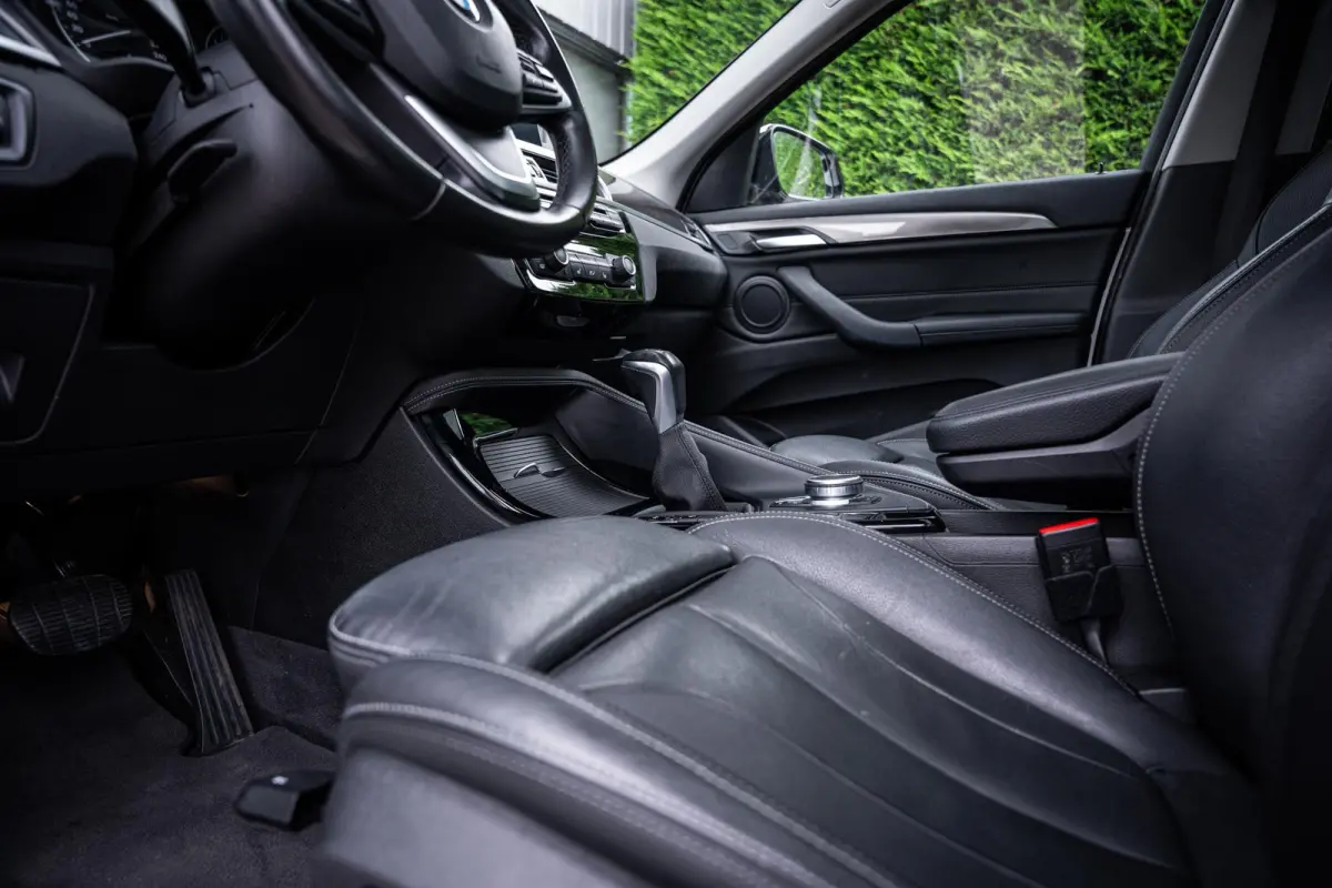 xDrive20i 192pk M-Sport Org.NL|Pano-dak|Leder|HuD|Elek-A.klep|1e-eig.|Dealeronderhouden