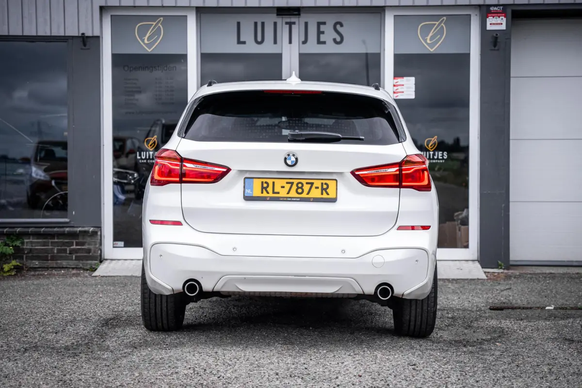 xDrive20i 192pk M-Sport Org.NL|Pano-dak|Leder|HuD|Elek-A.klep|1e-eig.|Dealeronderhouden