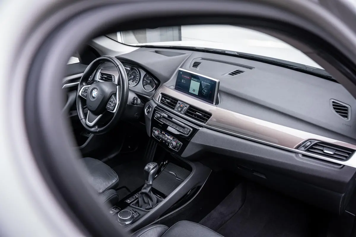 xDrive20i 192pk M-Sport Org.NL|Pano-dak|Leder|HuD|Elek-A.klep|1e-eig.|Dealeronderhouden