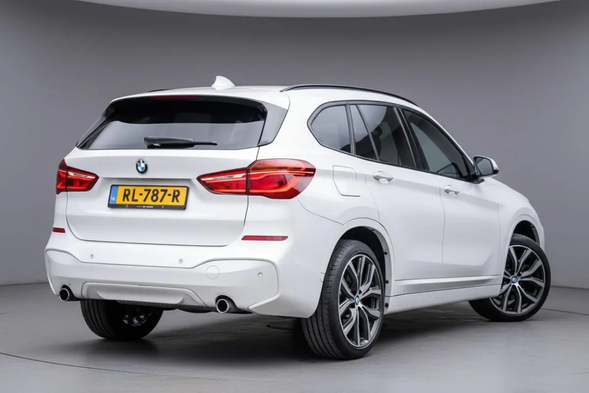 xDrive20i 192pk M-Sport Org.NL|Pano-dak|Leder|HuD|Elek-A.klep|1e-eig.|Dealeronderhouden
