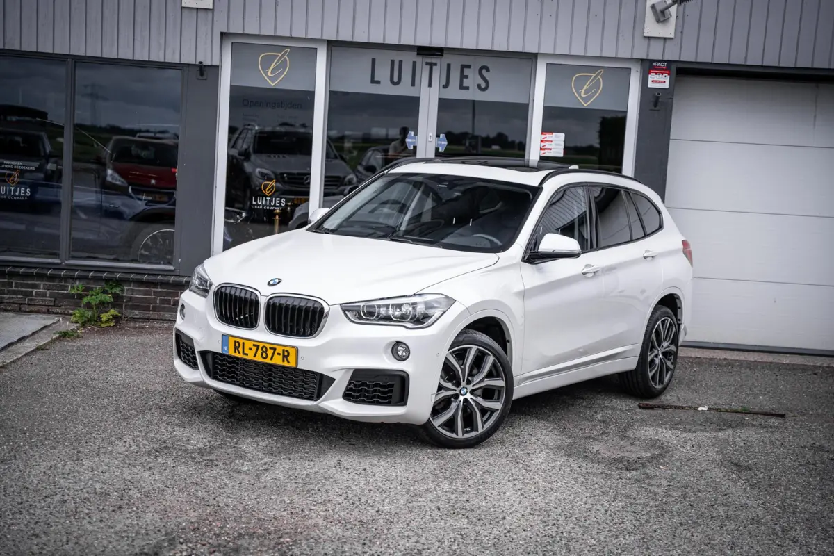 xDrive20i 192pk M-Sport Org.NL|Pano-dak|Leder|HuD|Elek-A.klep|1e-eig.|Dealeronderhouden