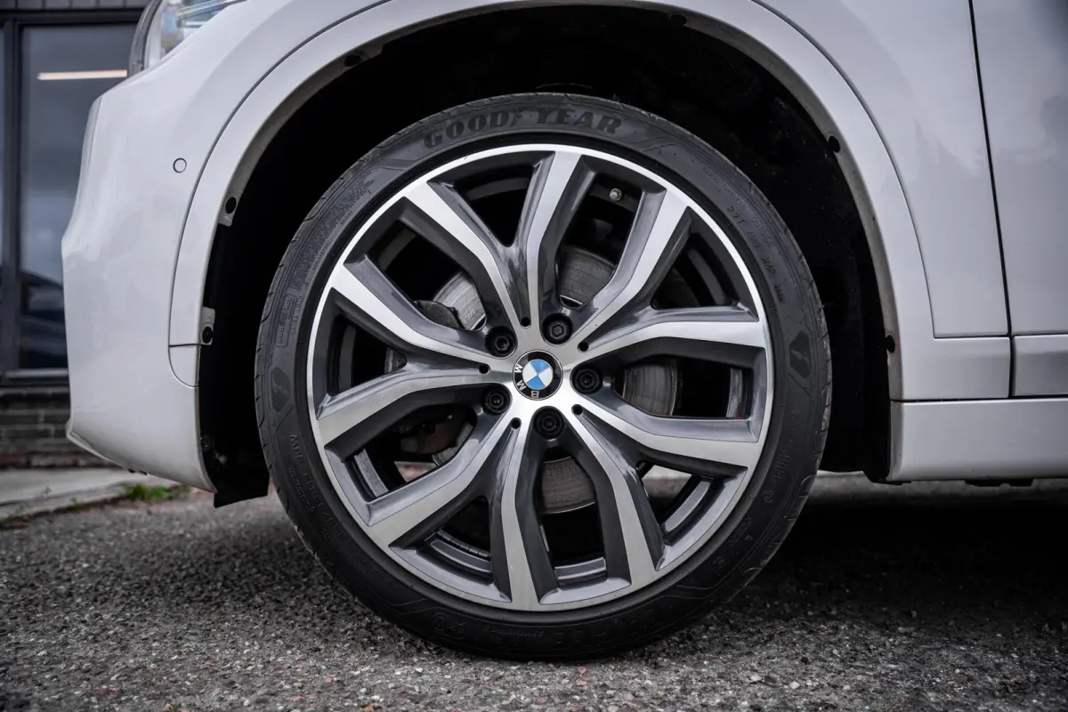 xDrive20i 192pk M-Sport Org.NL|Pano-dak|Leder|HuD|Elek-A.klep|1e-eig.|Dealeronderhouden