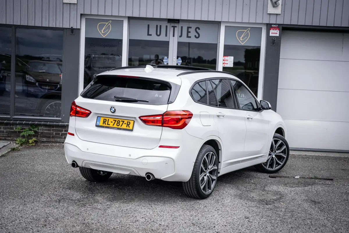 xDrive20i 192pk M-Sport Org.NL|Pano-dak|Leder|HuD|Elek-A.klep|1e-eig.|Dealeronderhouden