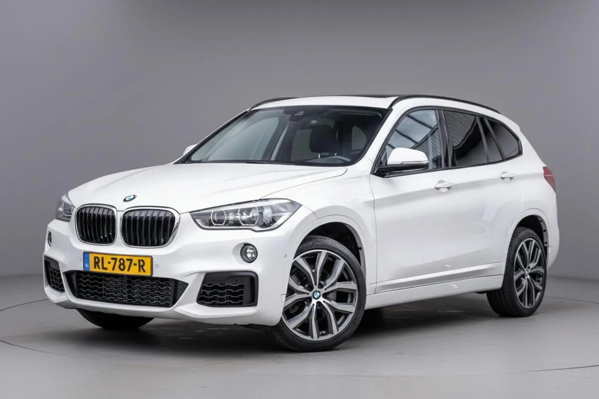 xDrive20i 192pk M-Sport Org.NL|Pano-dak|Leder|HuD|Elek-A.klep|1e-eig.|Dealeronderhouden